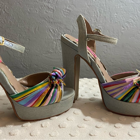 Betsey Johnson Mandy platform sandal  ($20.00 IS THE FINAL PRICE) - Picture 2 of 14